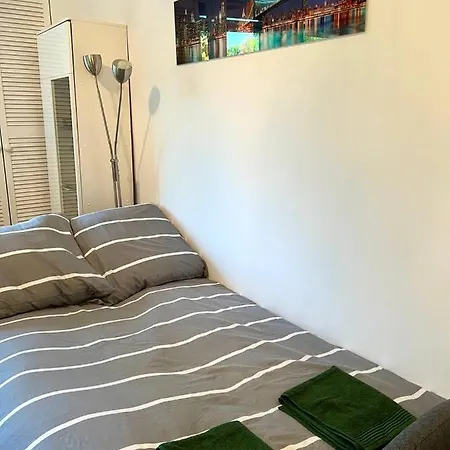 2-rooms Cute Apartment, Metro, Wi-fi - By Hik *