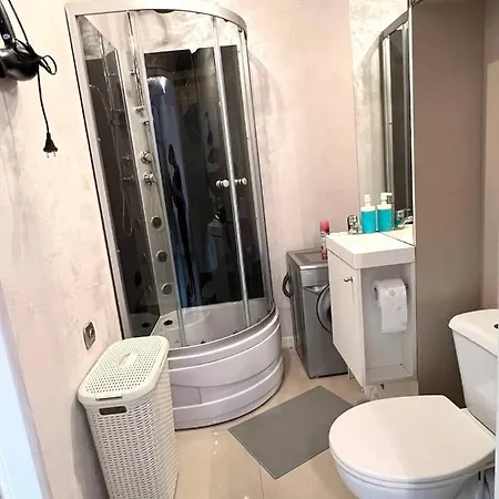 Апартаменты 2-rooms Cute Apartment, Metro, Wi-fi - By Hik Варшава