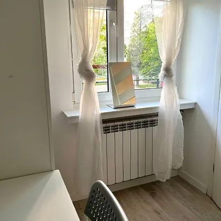 Apartament 2-rooms Cute Apartment, Metro, Wi-fi - By Hik