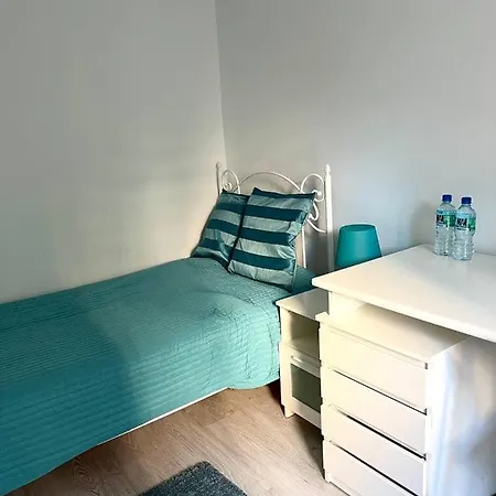 Apartament 2-rooms Cute Apartment, Metro, Wi-fi - By Hik *