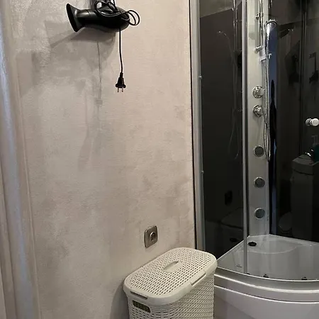 Apartament 2-rooms Cute Apartment, Metro, Wi-fi - By Hik